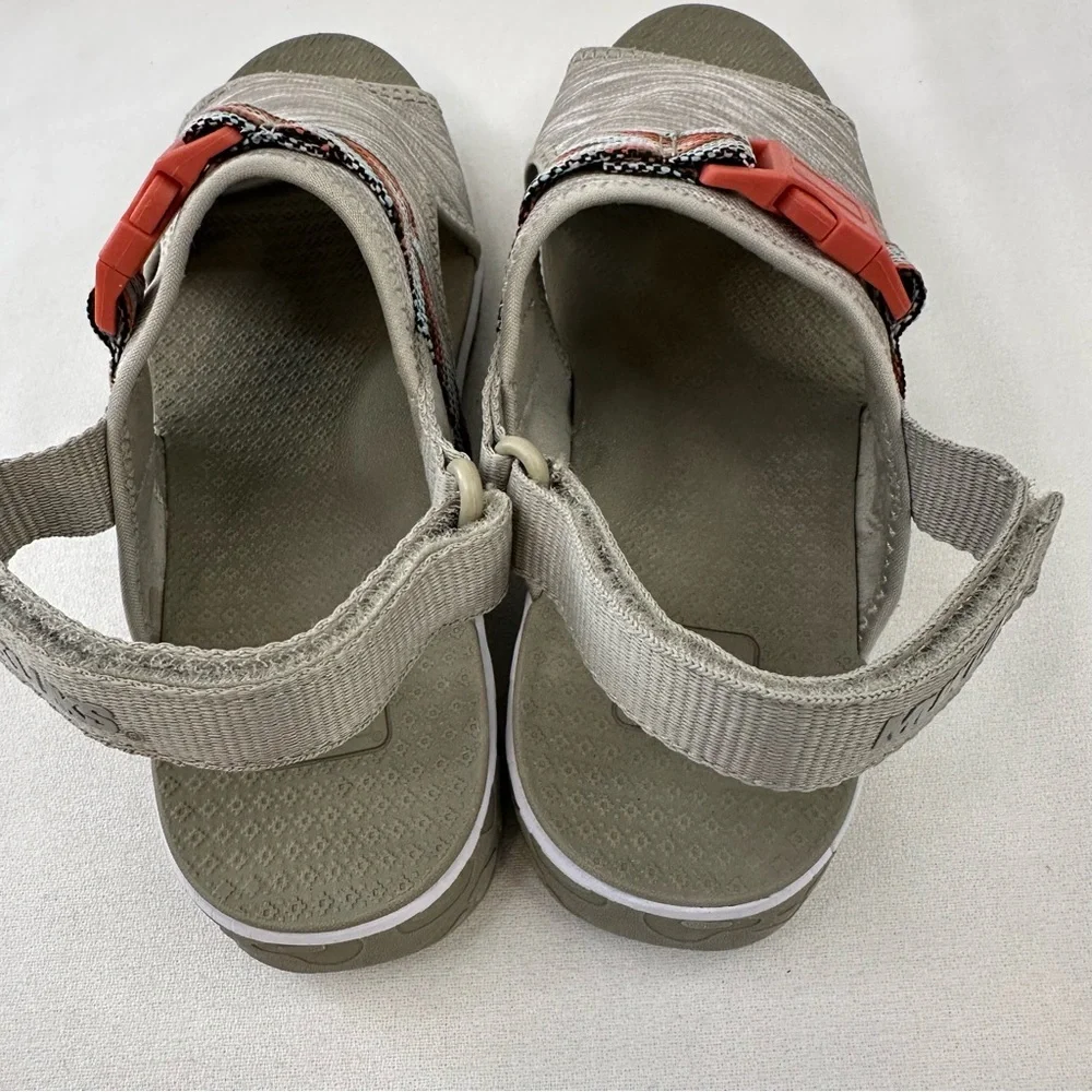 Muk Luks Boardwalk Parade Sandal Clay 7 Gray